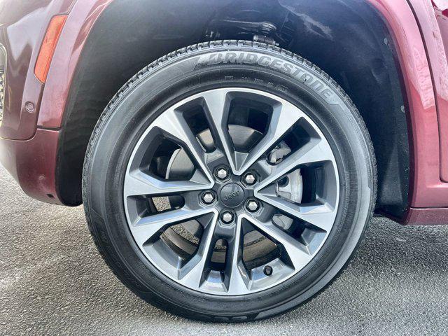 Photo of 2021 Velvet Red Pearlcoat Jeep Grand Cherokee L
