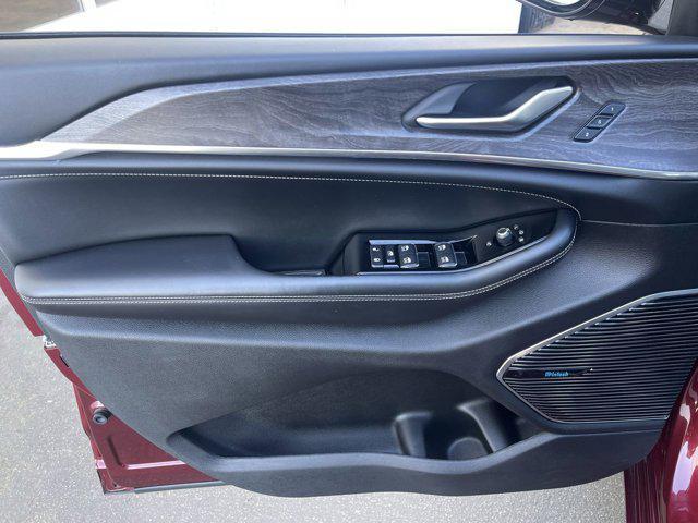 Photo of 2021 Velvet Red Pearlcoat Jeep Grand Cherokee L