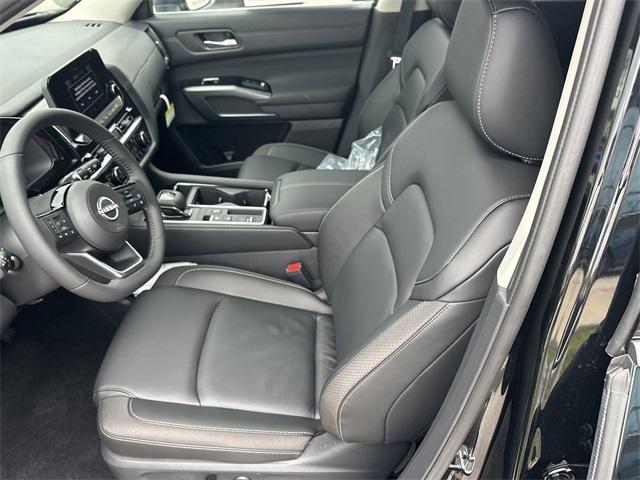 Photo of 2025 Black Nissan Pathfinder