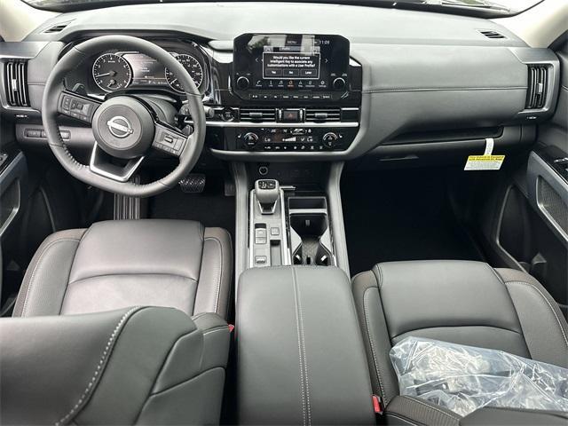Photo of 2025 Black Nissan Pathfinder