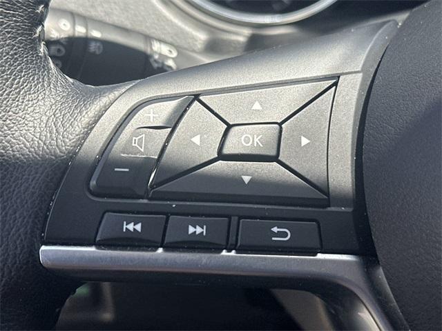 Photo of 2022 Brilliant Silver Metallic Nissan Rogue Sport