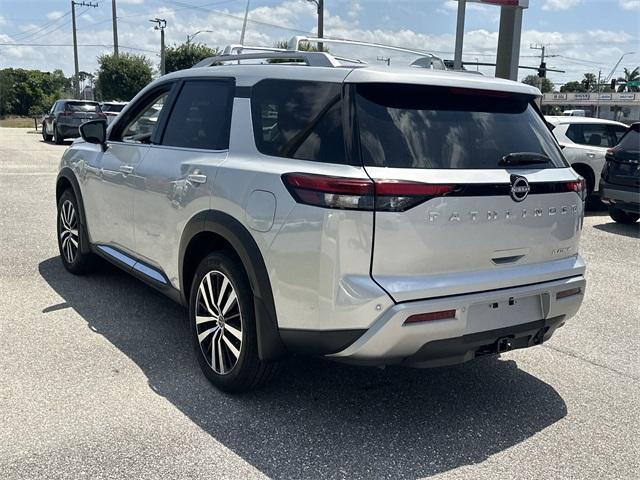 Photo of 2025 Brilliant Silver Metallic Nissan Pathfinder