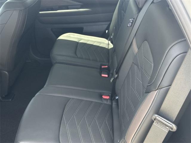 Photo of 2025 Brilliant Silver Metallic Nissan Pathfinder