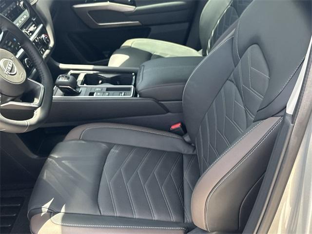 Photo of 2025 Brilliant Silver Metallic Nissan Pathfinder
