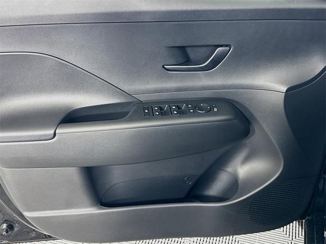 Photo of 2025 Abyss Black Hyundai KONA