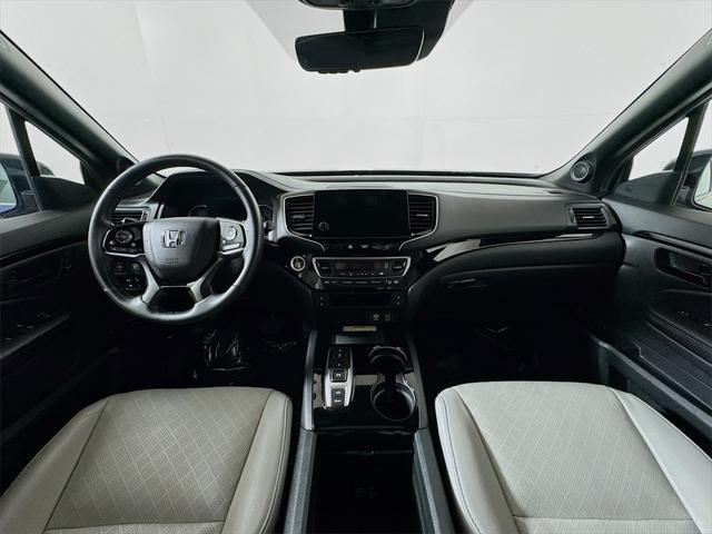 Photo of 2022 Obsidian Blue Pearl Honda Passport
