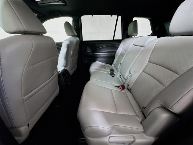 Photo of 2022 Obsidian Blue Pearl Honda Passport