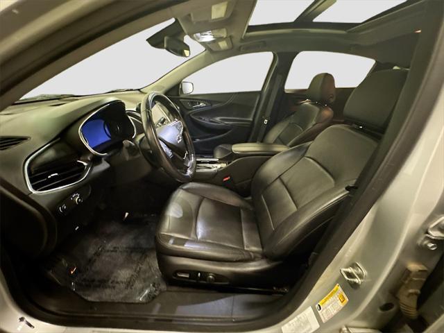 Photo of 2020 Silver Ice Metallic Chevrolet Malibu