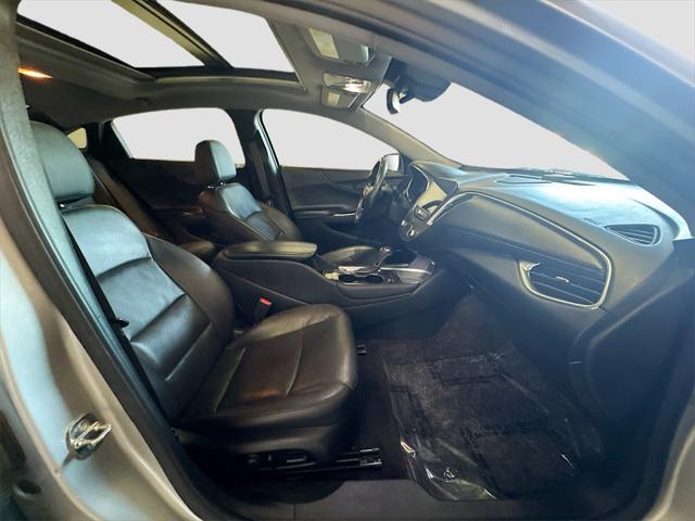 Photo of 2020 Silver Ice Metallic Chevrolet Malibu