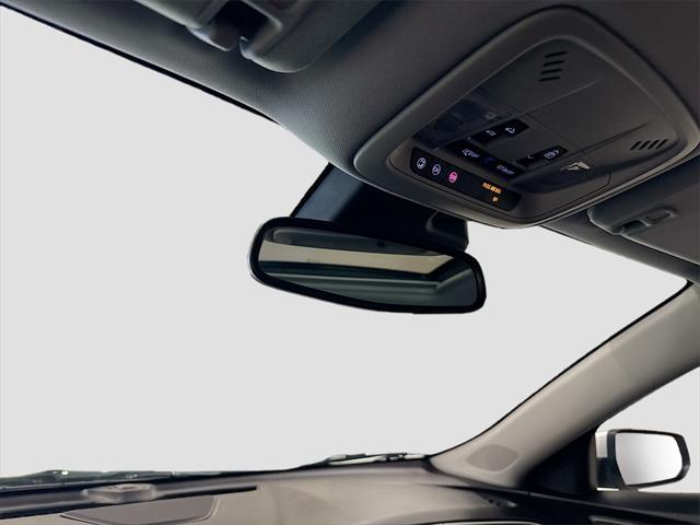 Photo of 2020 Silver Ice Metallic Chevrolet Malibu