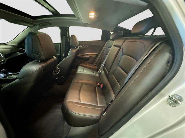 Photo of 2020 Silver Ice Metallic Chevrolet Malibu