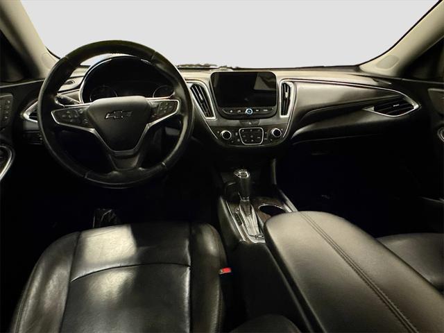 Photo of 2020 Silver Ice Metallic Chevrolet Malibu