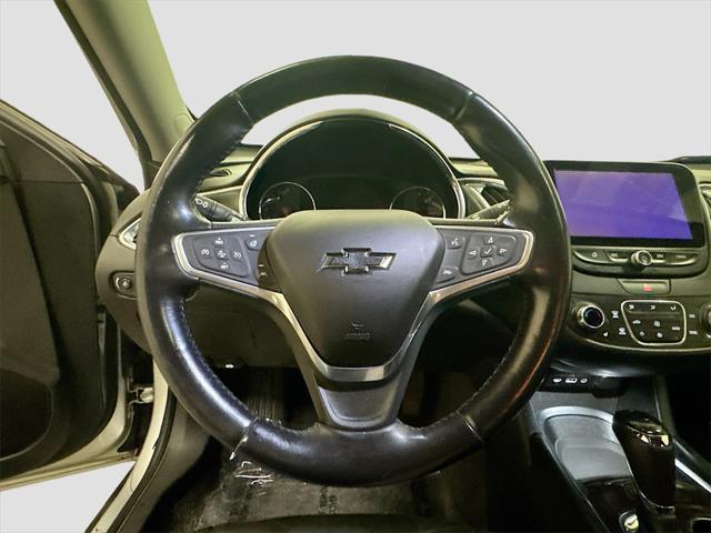 Photo of 2020 Silver Ice Metallic Chevrolet Malibu