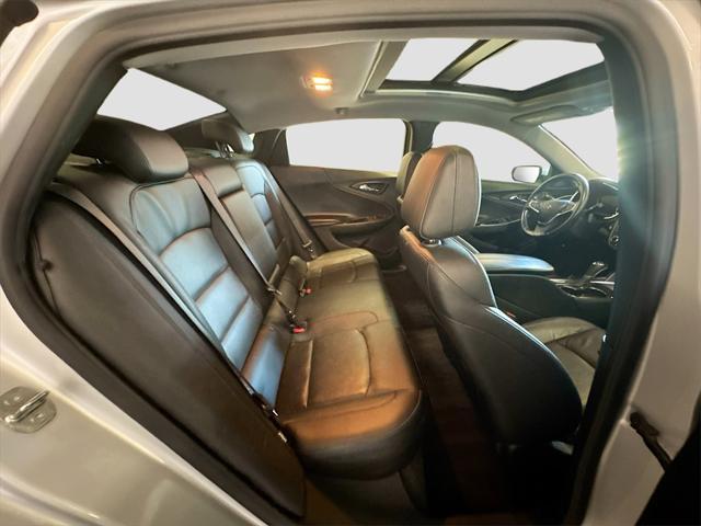 Photo of 2020 Silver Ice Metallic Chevrolet Malibu