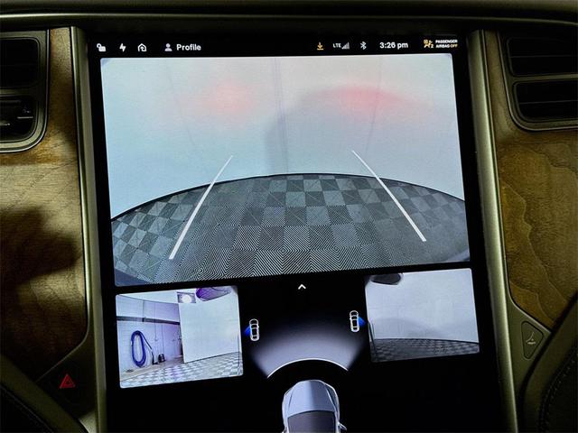 Photo of 2020 Gray Tesla Model X