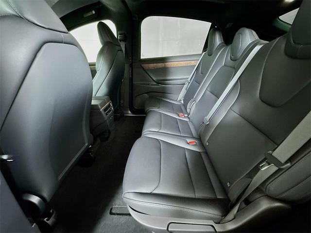 Photo of 2020 Gray Tesla Model X