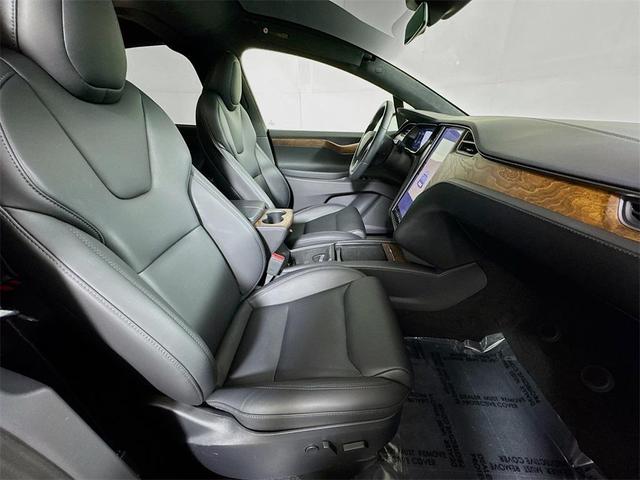 Photo of 2020 Gray Tesla Model X