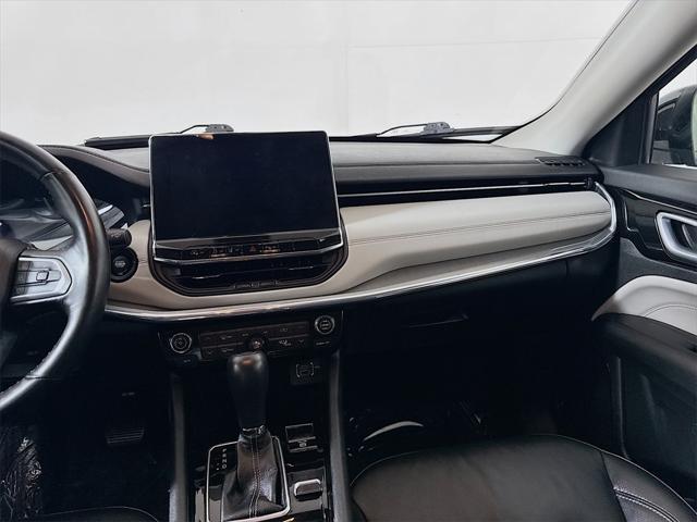Photo of 2022 Sting-Gray Clearcoat Jeep Compass