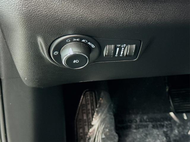 Photo of 2022 Sting-Gray Clearcoat Jeep Compass