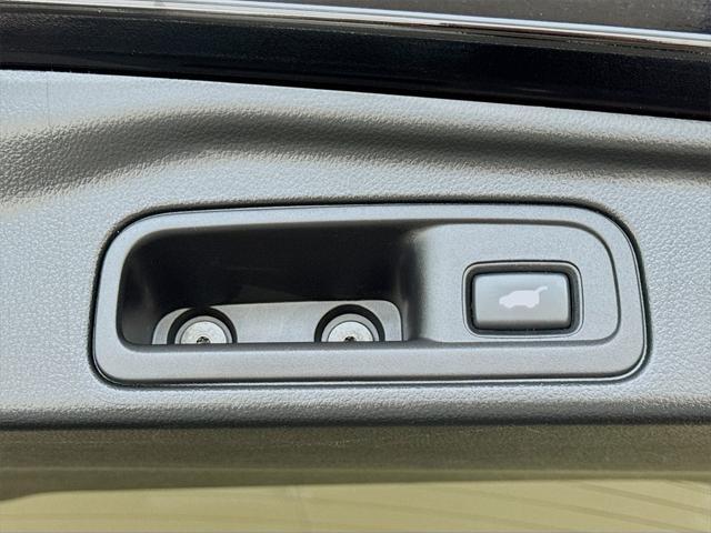 Photo of 2022 Crystal Black Pearl Honda Pilot