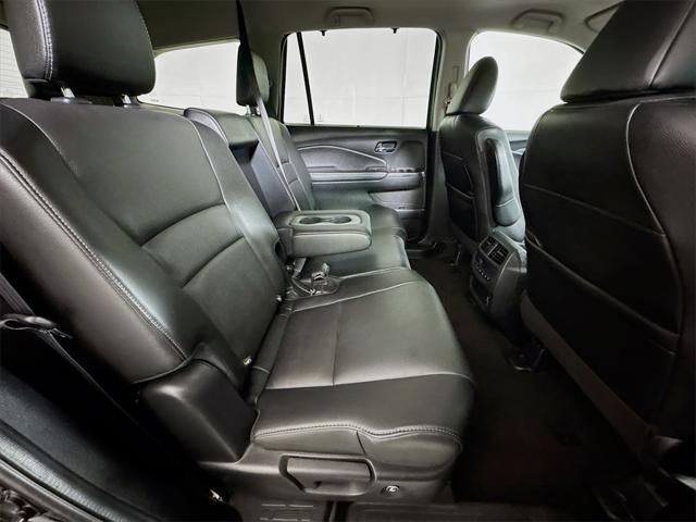 Photo of 2022 Crystal Black Pearl Honda Pilot