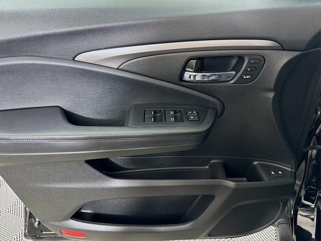Photo of 2022 Crystal Black Pearl Honda Pilot