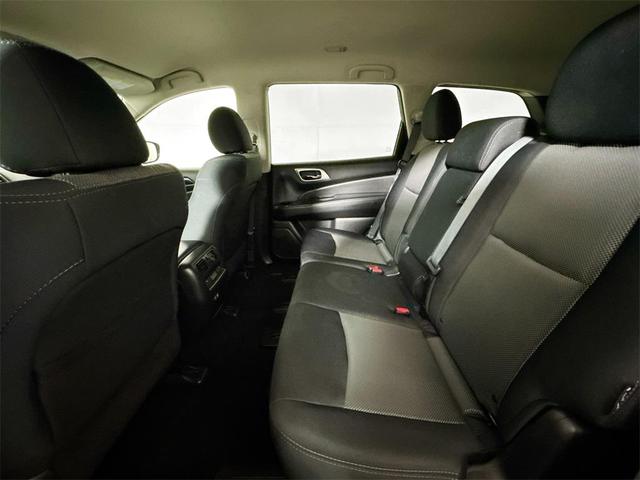 Photo of 2019 Magnetic Black Pearl Nissan Pathfinder