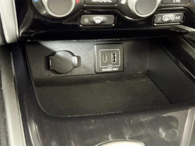 Photo of 2019 Magnetic Black Pearl Nissan Pathfinder