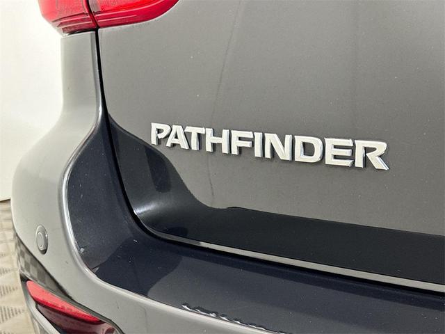 Photo of 2019 Magnetic Black Pearl Nissan Pathfinder