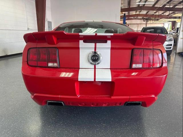 Photo of 2006 Red Ford Mustang
