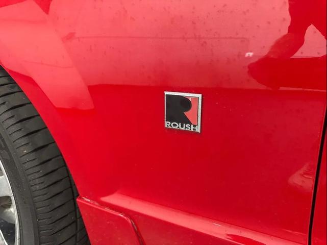 Photo of 2006 Red Ford Mustang