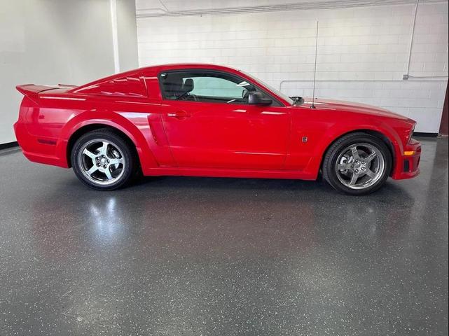Photo of 2006 Red Ford Mustang