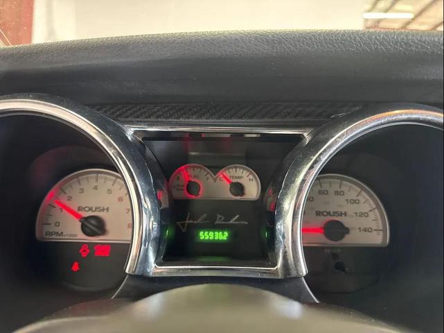 Photo of 2006 Red Ford Mustang