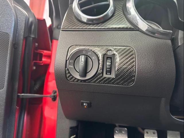 Photo of 2006 Red Ford Mustang