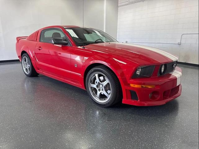 Photo of 2006 Red Ford Mustang