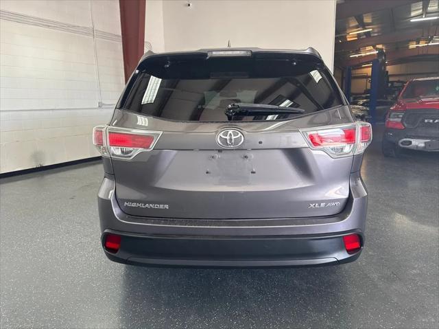 Photo of 2015 Predawn Gray Mica Toyota Highlander