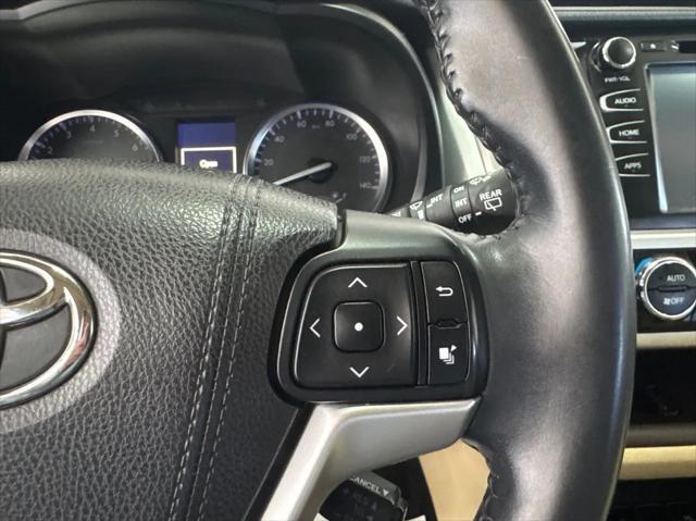 Photo of 2015 Predawn Gray Mica Toyota Highlander