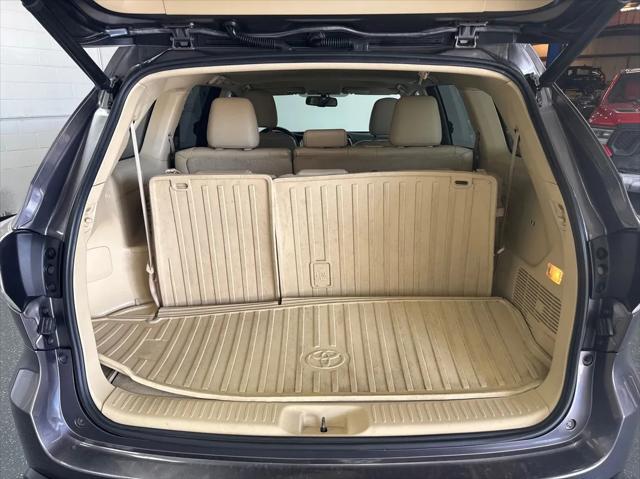 Photo of 2015 Predawn Gray Mica Toyota Highlander