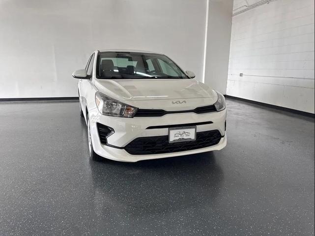 Photo of 2022 Clear White Kia Rio