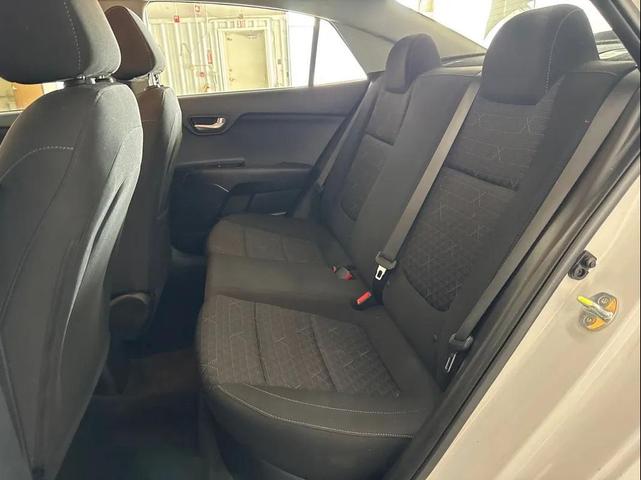 Photo of 2022 Clear White Kia Rio