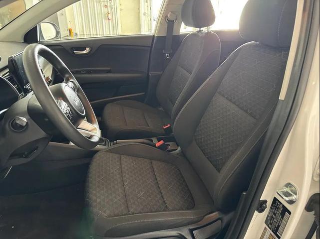 Photo of 2022 Clear White Kia Rio