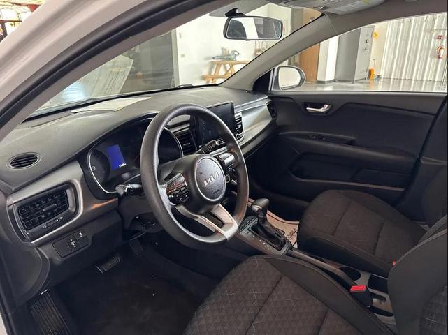 Photo of 2022 Clear White Kia Rio