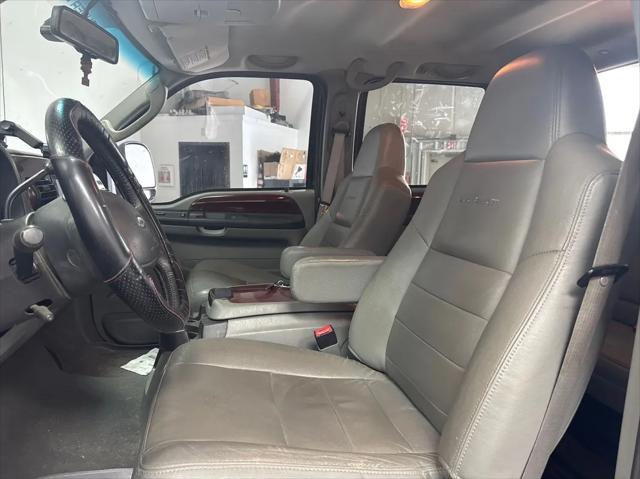 Photo of 2006 Gray Ford F-350