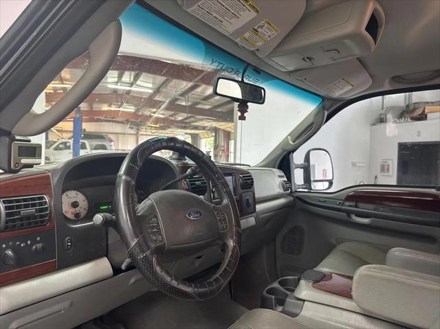Photo of 2006 Gray Ford F-350