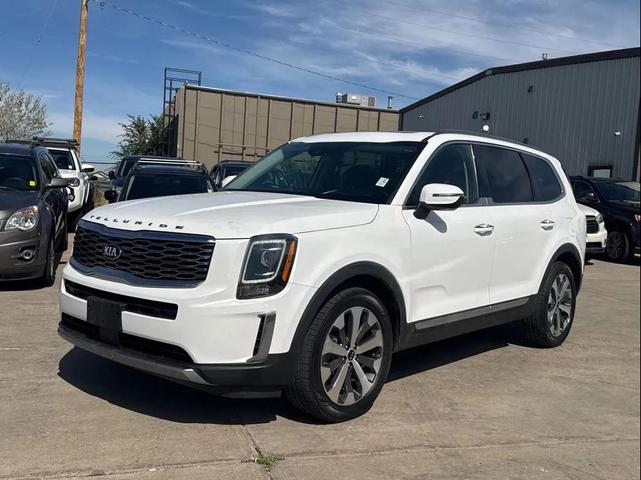Photo of 2020 Snow White Pearl Kia Telluride