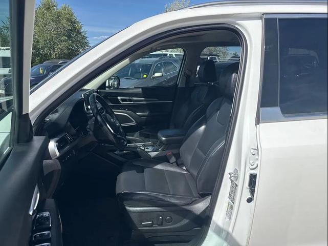 Photo of 2020 Snow White Pearl Kia Telluride