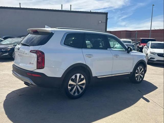 Photo of 2020 Snow White Pearl Kia Telluride