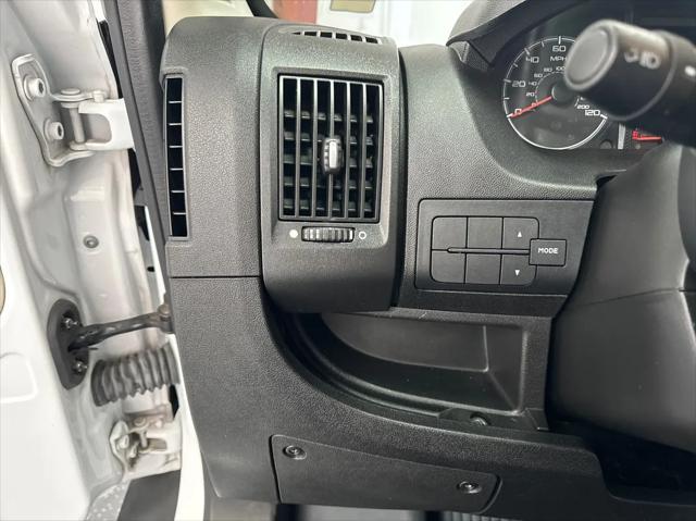 Photo of 2017 Bright White Clearcoat RAM ProMaster 2500