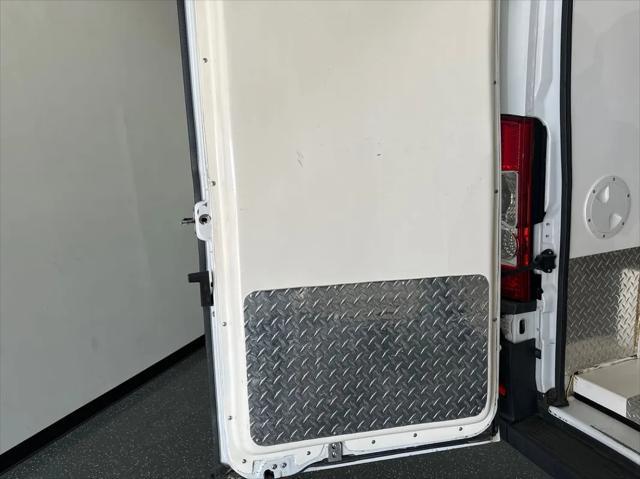 Photo of 2017 Bright White Clearcoat RAM ProMaster 2500