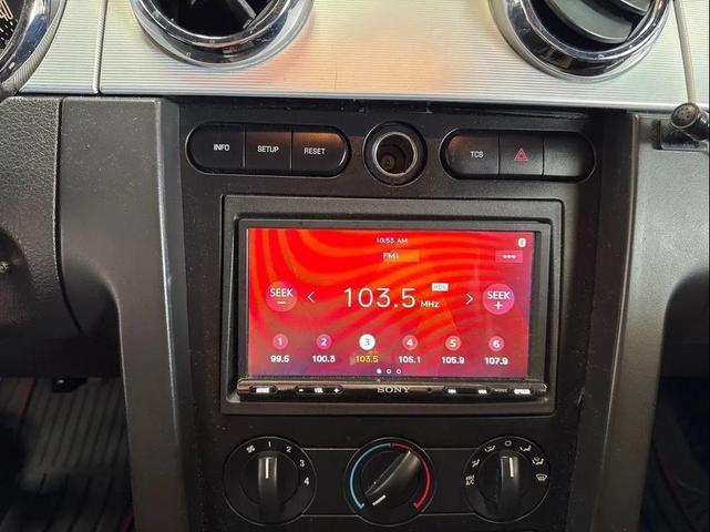 Photo of 2006 Red Ford Mustang